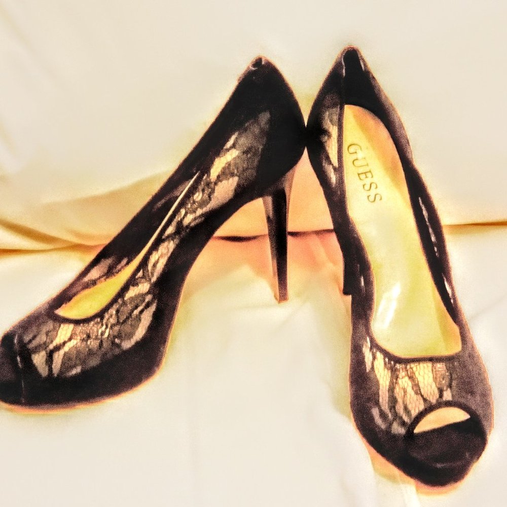 GUESS BLACK LACE PEEP TOE SHOES SIZE 9